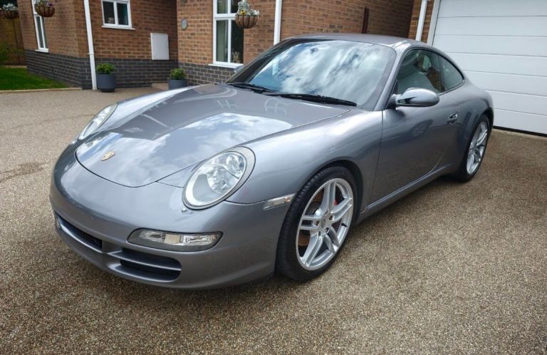 Porsche 911 after detailing Cambridgeshire Porsche 911 in Cambridgeshire after professional exterior detailing with cermaic wax.